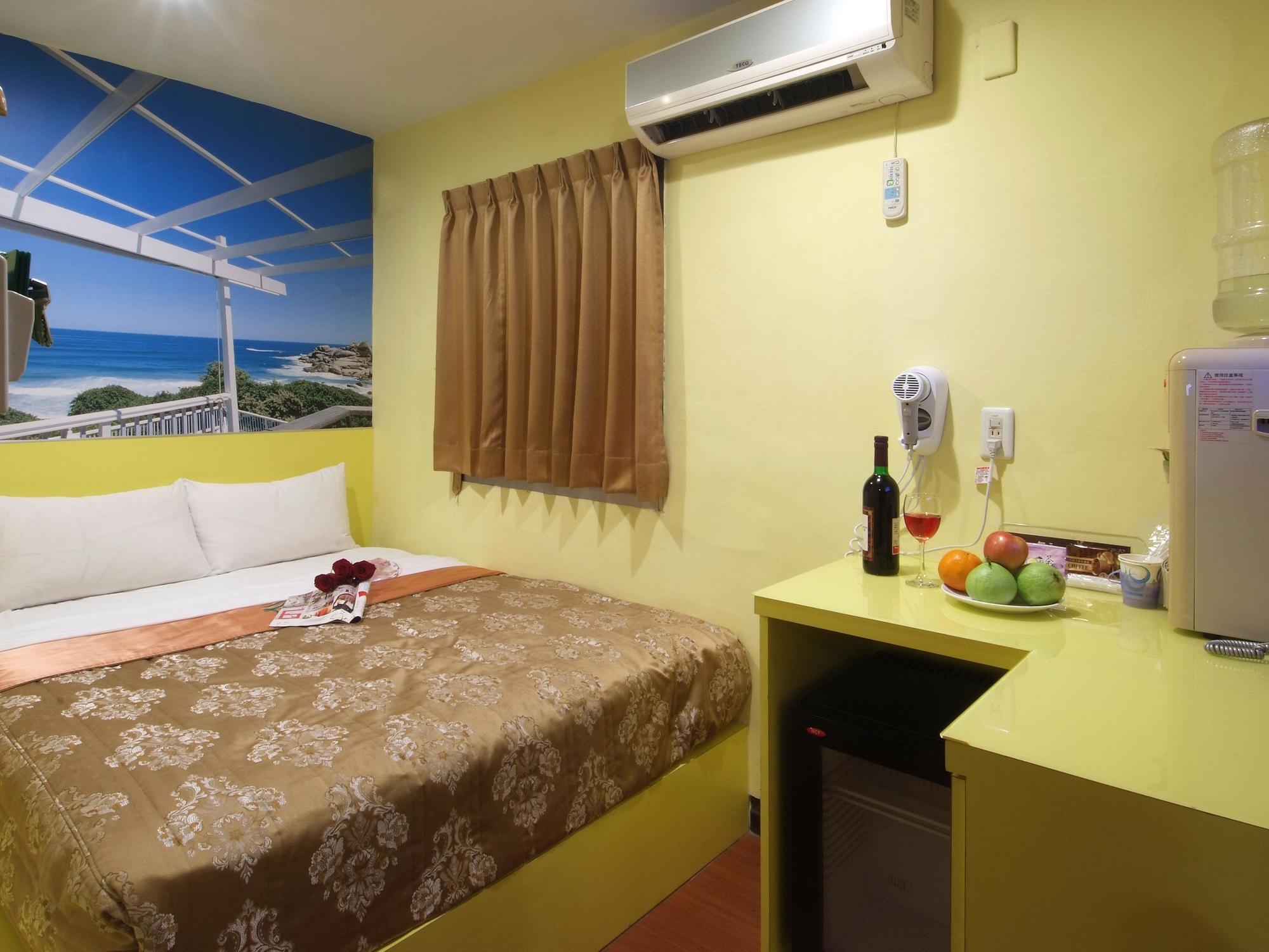 Tong Bing Express Hotel Хсинчу Сити Екстериор снимка
