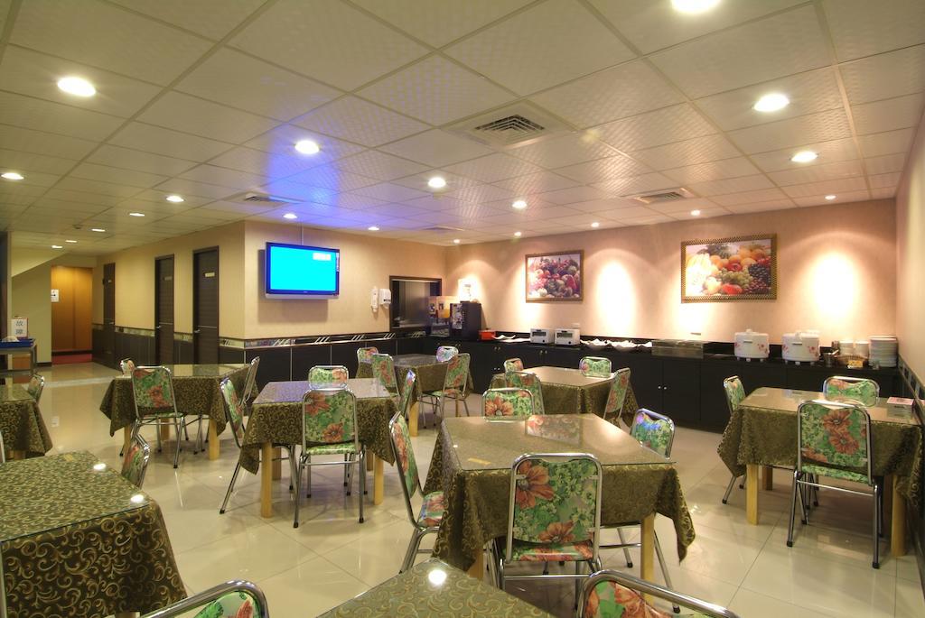 Tong Bing Express Hotel Хсинчу Сити Екстериор снимка